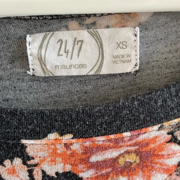 Maurices 24/7 Tee: Size XS - Picture 2 of 3